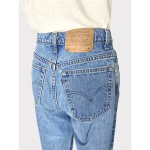 Levi's Vintage 550 Medium Wash High Rise Jeans 28